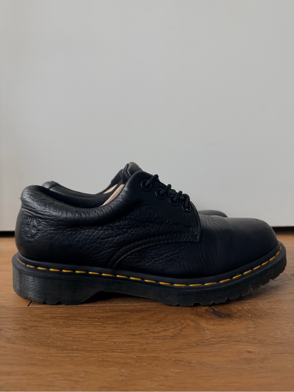 Doc Martens Size 8 Mens 9 Womens Leather Shoes Dr Martens